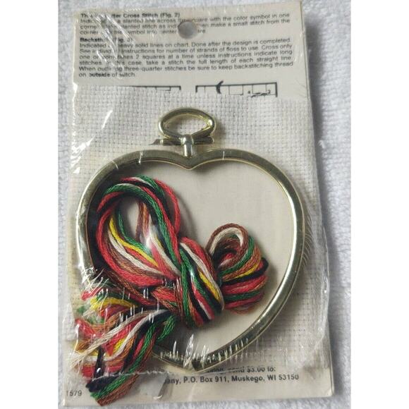 New Berlin Merry Christmas Bear Ornament Counted Cross Stitch Kit - Heart Frame - Picture 3 of 4